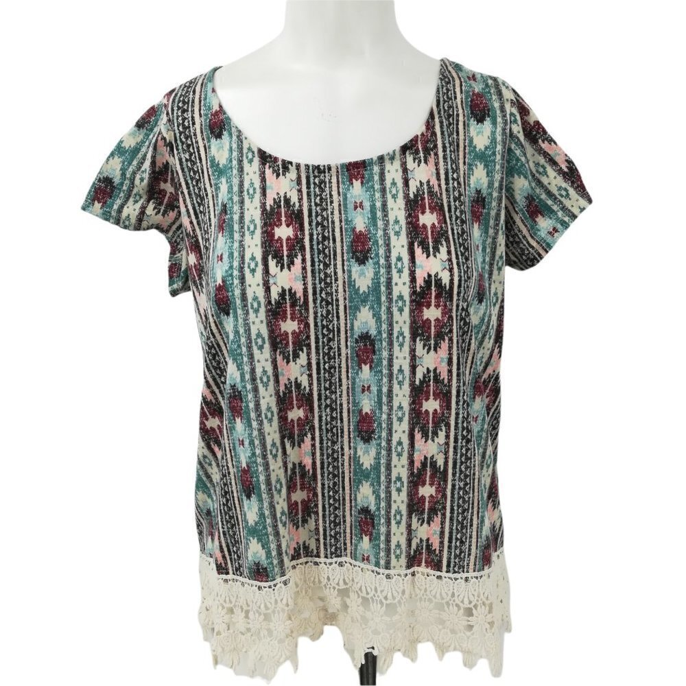 Maurices Ethnic Crochet Lace T-Shirt Size M Boho Ikat Knit Short Sleeve Stretch